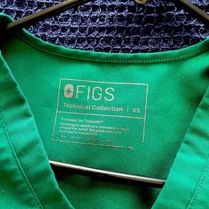 Catarina Figs Scrub top